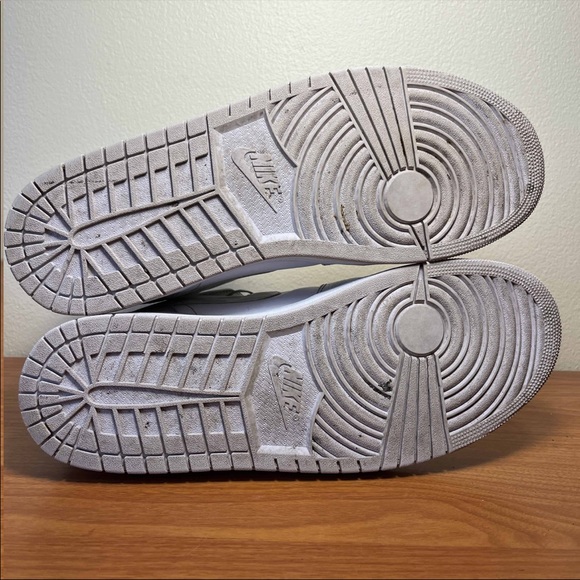 Jordan 1 Mid - Picture 7 of 9